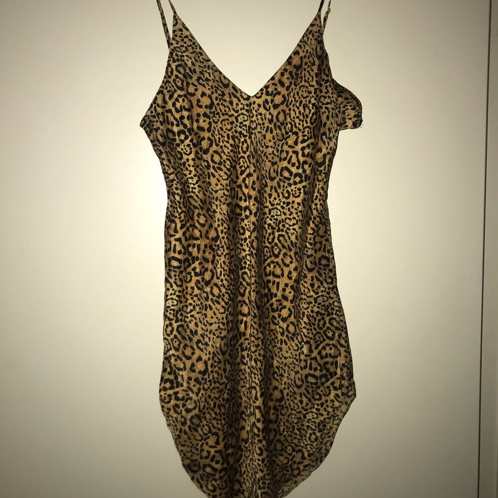 100% silk tank top. 🐆